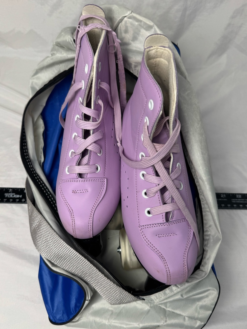 🛼 Women's Size 7 Purple Quad Roller Skates with Carrying Bag | Great Condition